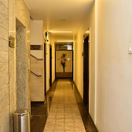 Hotel The Heera Divine Канпур Екстериор снимка