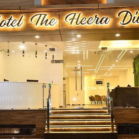 Hotel The Heera Divine Канпур Екстериор снимка