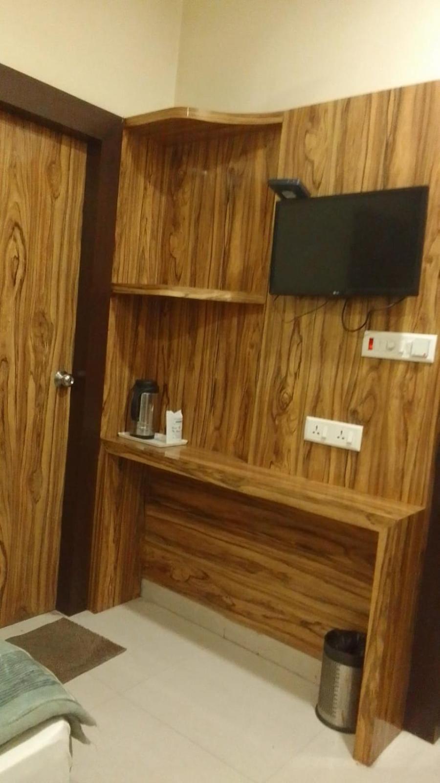 Hotel The Heera Divine Канпур Екстериор снимка