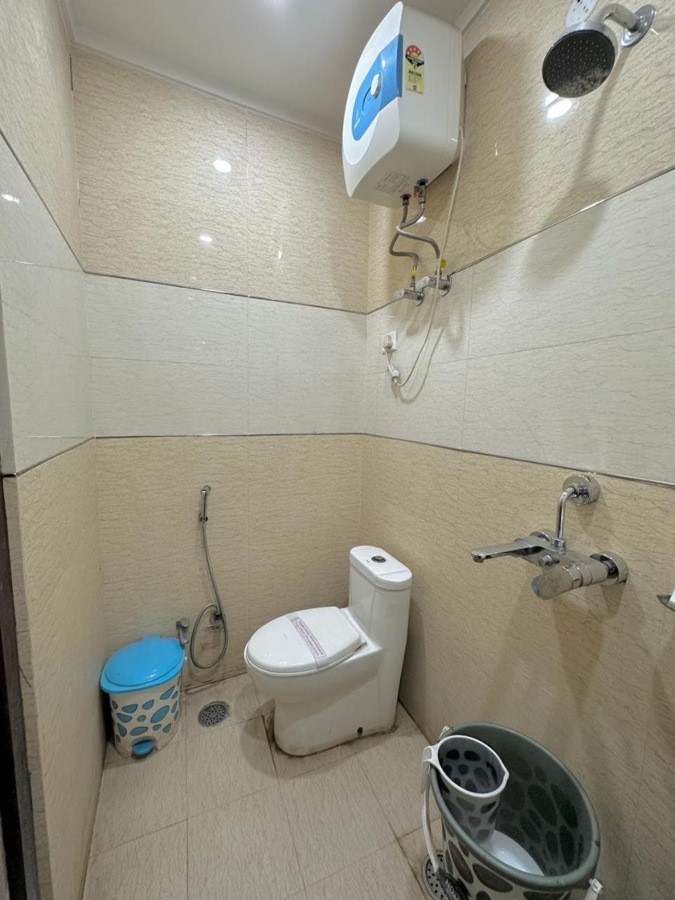 Hotel The Heera Divine Канпур Екстериор снимка