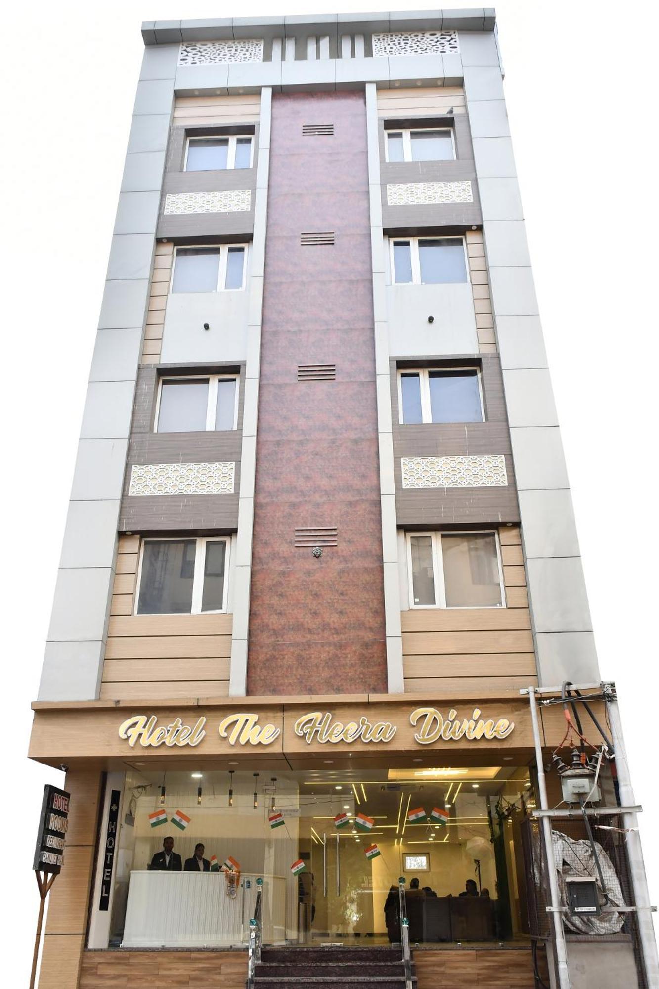 Hotel The Heera Divine Канпур Екстериор снимка